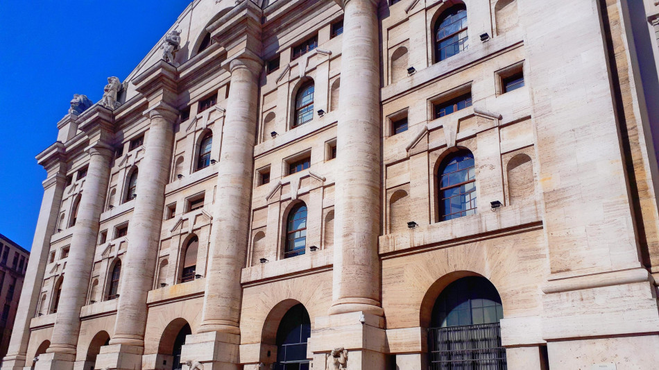 Borsa: Milano riduce calo (-0,15%), gi&ugrave; Cucinelli, bene Leonardo