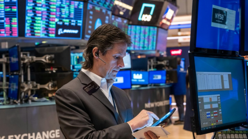 Wall Street cl&ocirc;ture en ordre dispers&eacute;, les taux remontent