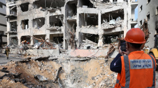 Polizia Tel Aviv, 'l'Iran ha colpito i civili con bombe a grappolo'