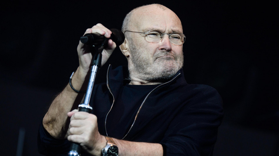Phil Collins racconta il dramma dell'alcolismo, 'stavo per morire'