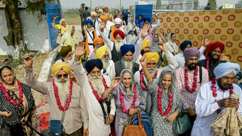 Indian Sikh pilgrims enter Pakistan, first major crossing since May conflict