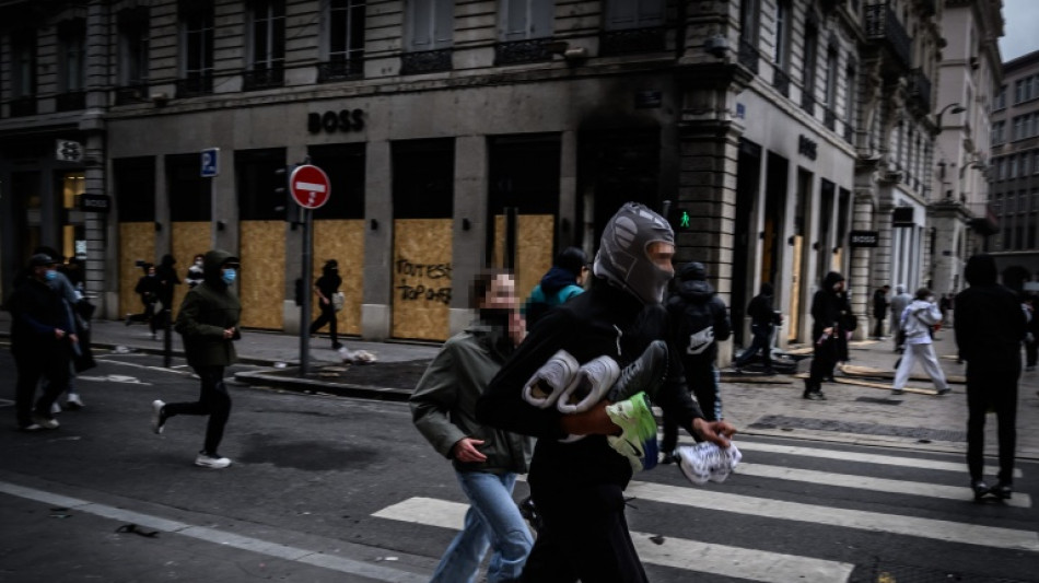 Saccages et pillages &agrave; grande &eacute;chelle dans les villes de France