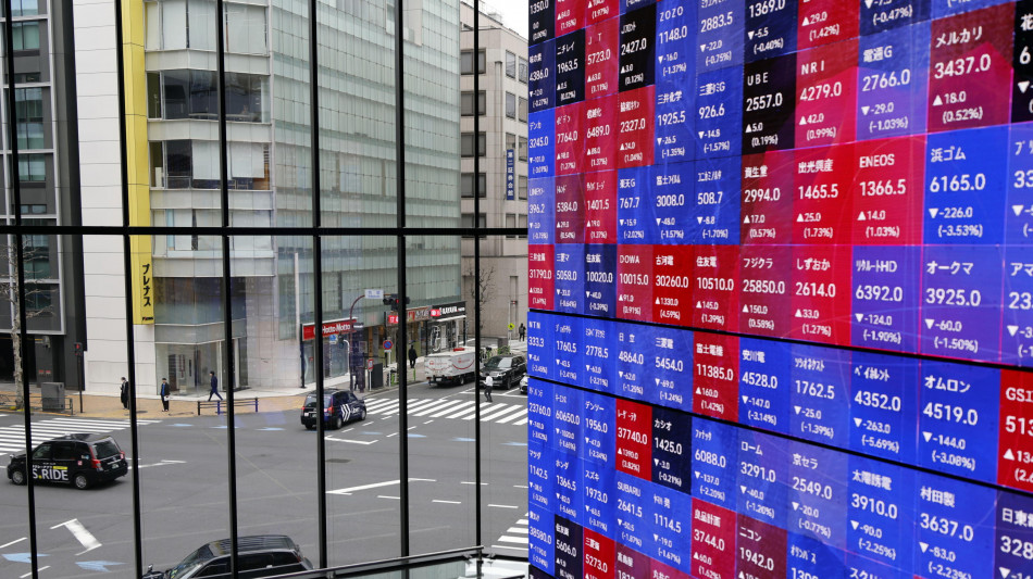 Borsa: Tokyo, apertura in aumento (+0,64%)
