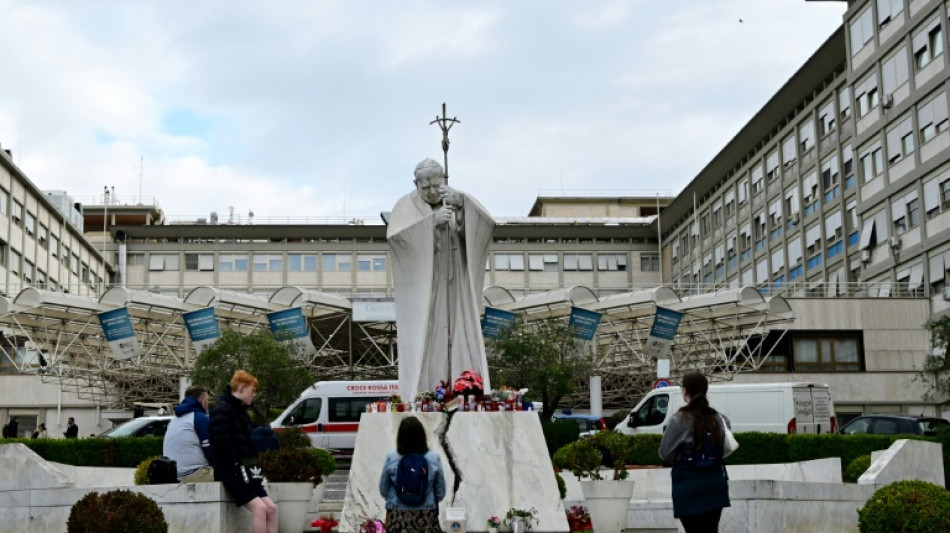 La neumon&iacute;a del papa, un cuadro "dif&iacute;cil" combinado con otras patolog&iacute;as, seg&uacute;n un especialista