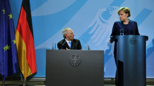 Sch&auml;ubles Memoiren: Stoiber dr&auml;ngte 2015 auf Sturz Merkels
