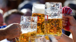 Betrunkener Mann fährt in Niedersachsen mit Aufsitzrasenmäher Bier kaufen