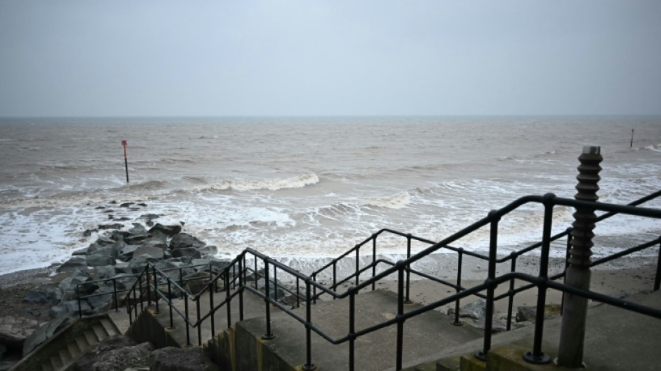 Choque de navios deixa um desaparecido e amea&ccedil;a poluir o Mar do Norte