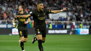 PSG vence Auxerre (2-1) com dois gols de Mbapp&eacute; e fica a um passo do t&iacute;tulo da Ligue 1