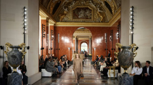 Louis Vuitton presenta en París una colección cómoda "como en casa"