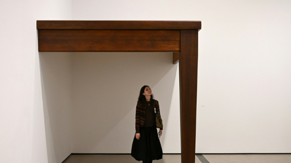 Las gigantescas esculturas de Robert Therrien ser&aacute;n exhibidas en Los &Aacute;ngeles