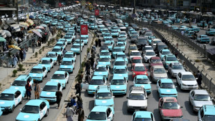 Taxistas afganos desaf&iacute;an al r&eacute;gimen talib&aacute;n y vuelven a poner m&uacute;sica