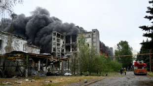 Frappes meurtrières russes sur Kharkiv, l'Ukraine récupère les corps de 1.200 soldats