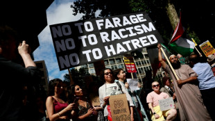 Tausende demonstrieren in Gro&szlig;britannien gegen Fremdenfeindlichkeit