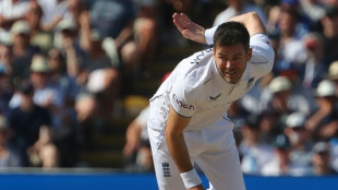 England omit Anderson for third Ashes Test