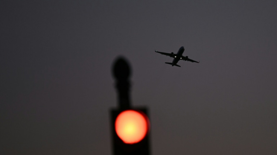 Paralysie budgétaire: premières perturbations dans les aéroports américains