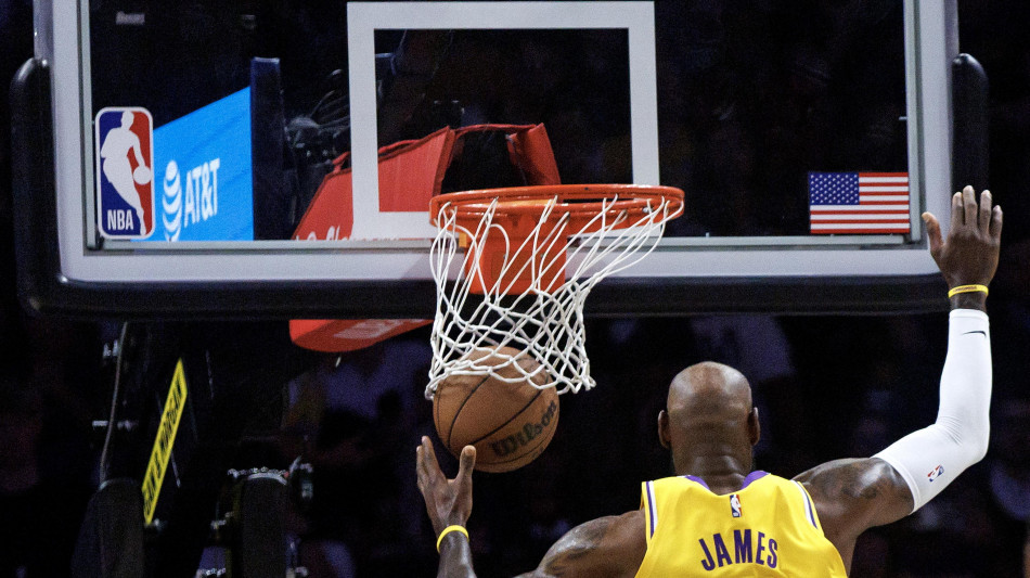 NBA: LeBron James trascina i Lakers sul 3-0 contro Houston