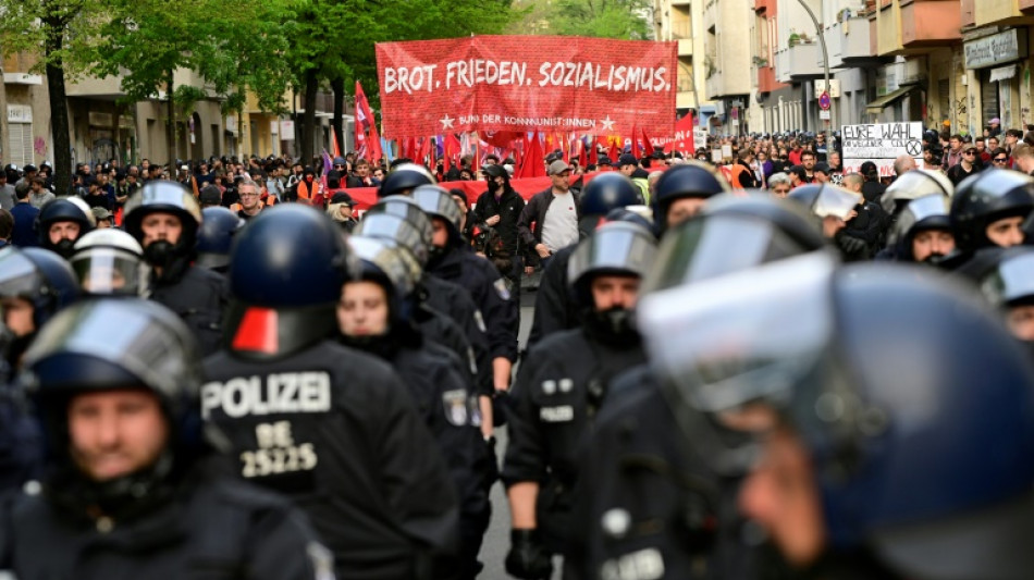 Demonstration "Revolution&auml;rer 1. Mai" zieht durch Berlin - Tausende erwartet