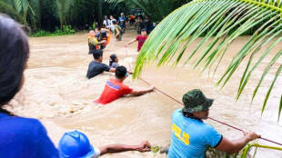 Une temp&ecirc;te tropicale frappe les Philippines, au moins 72 morts