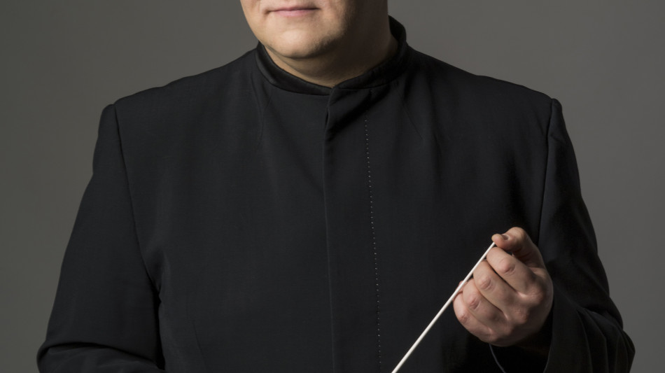 Il direttore Andris Poga e il pianista Andre&iuml; Korobeinikov al debutto a Bologna