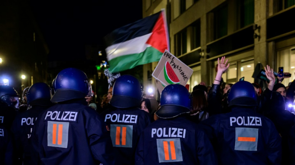 Gewaltt&auml;tige Zusammenst&ouml;&szlig;e bei propal&auml;stinensischer Mahnwache in Berlin