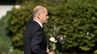 Scholz k&uuml;ndigt in Solingen rasche Versch&auml;rfung des Waffenrechts an